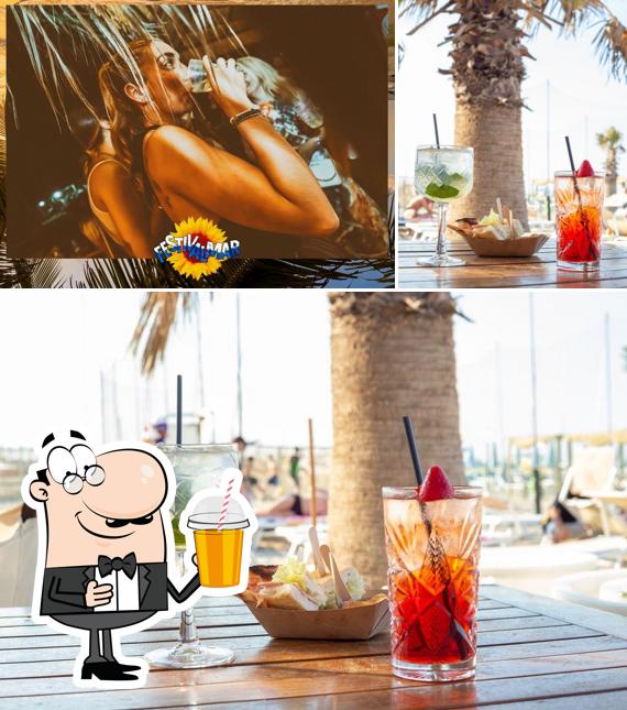 Goditi un drink a Barettino Ultima Spiaggia