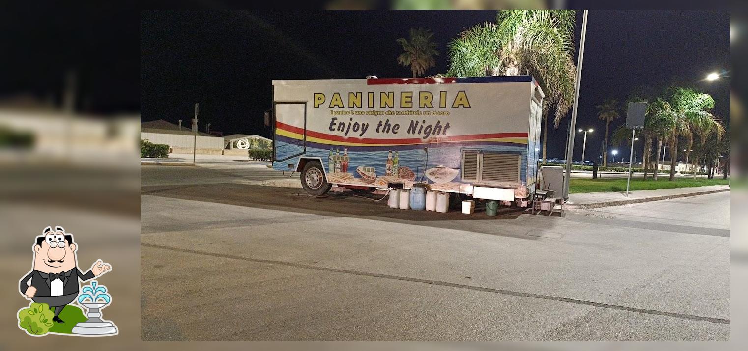 Panineria enjoy the night