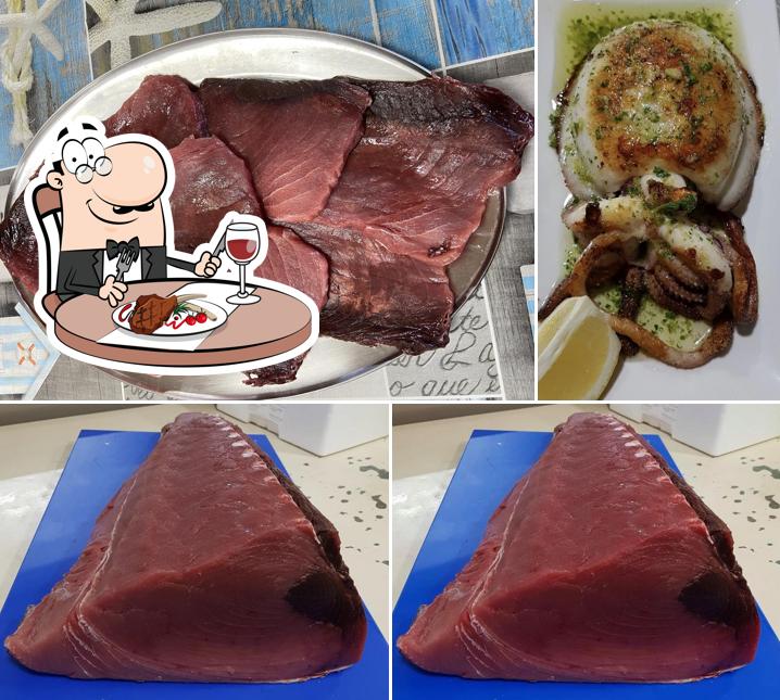 Tómate un plato con carne en Sabor Y Amistad