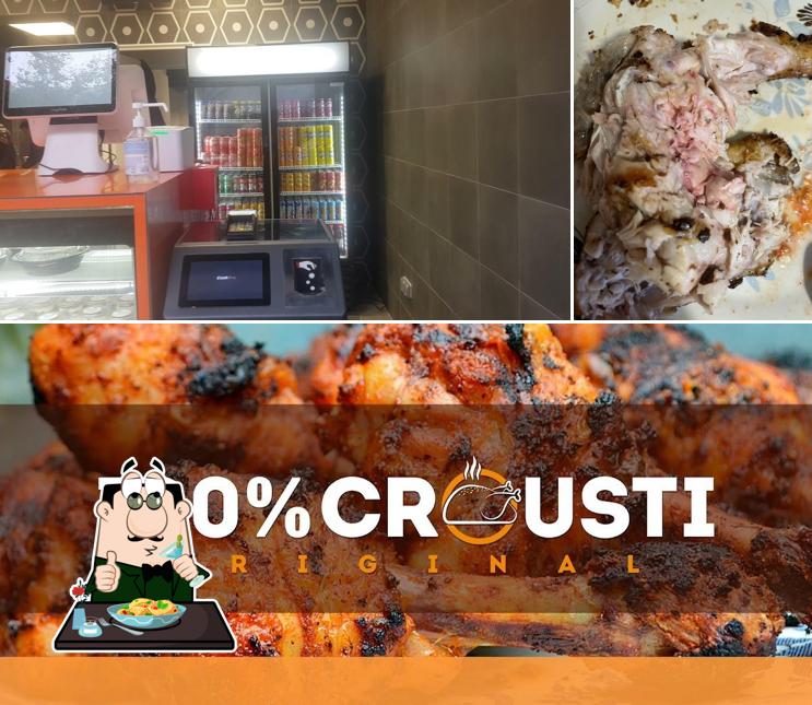 Parmi les différentes choses de la nourriture et la intérieur, une personne peut trouver sur 100% Crousti Original