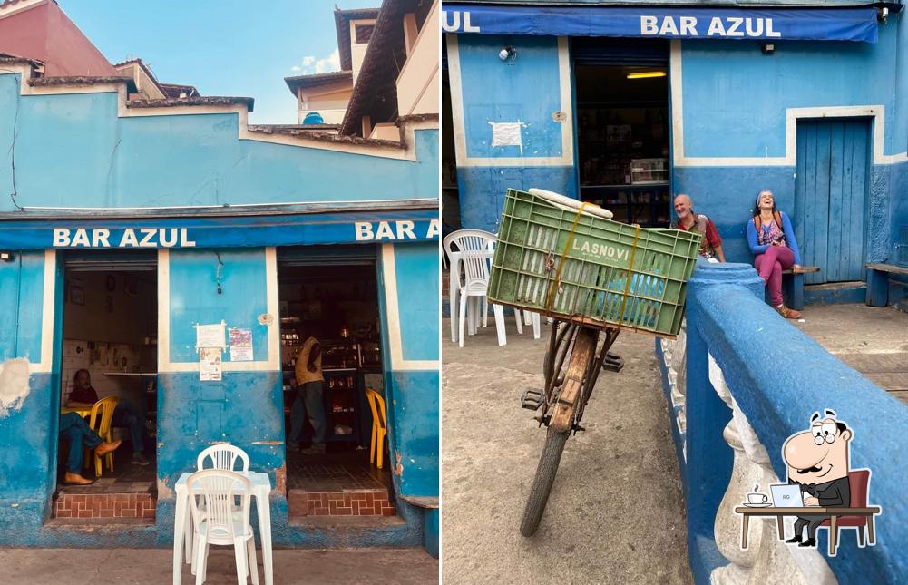 O interior do Bar Azul