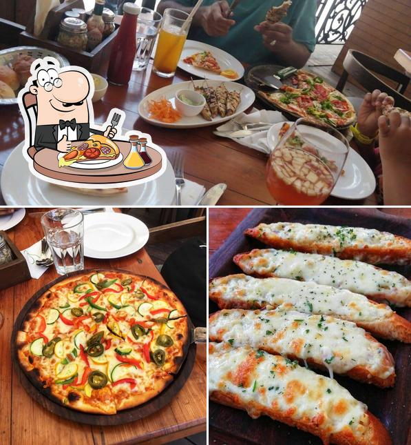 Order pizza at Cafe Mangii
