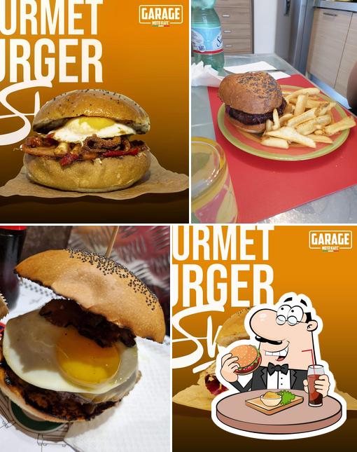 Concediti un bell'hamburger a Garage Moto Kafè