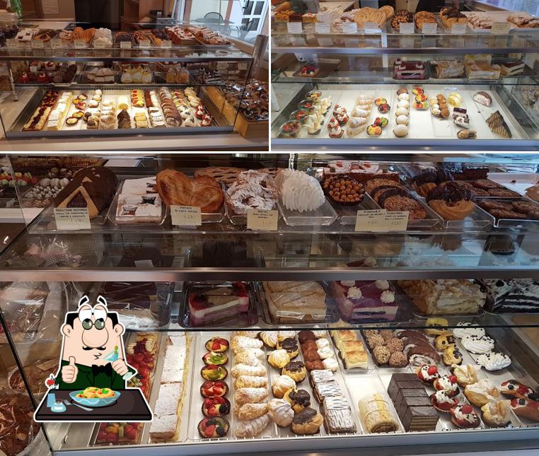 Cibo al Pasticceria Reinhard
