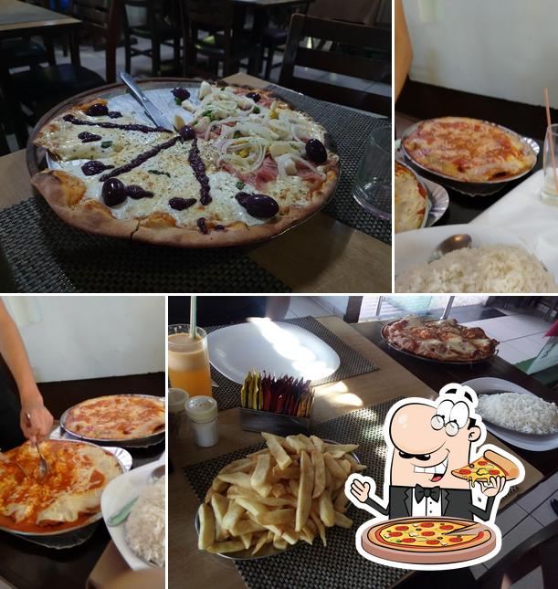 Escolha pizza no Claudinhos Restaurante e Pizzaria