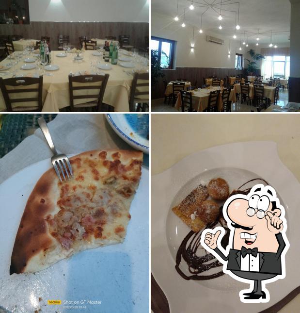 La Pineta si caratterizza per la interni e cibo