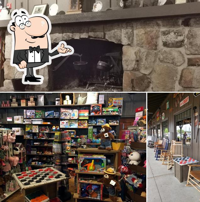 Cracker Barrel Old Country Store, 103 Sadler Ln in Emporia Restaurant