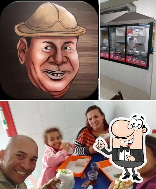 Veja imagens do interior do Dogão Lanches