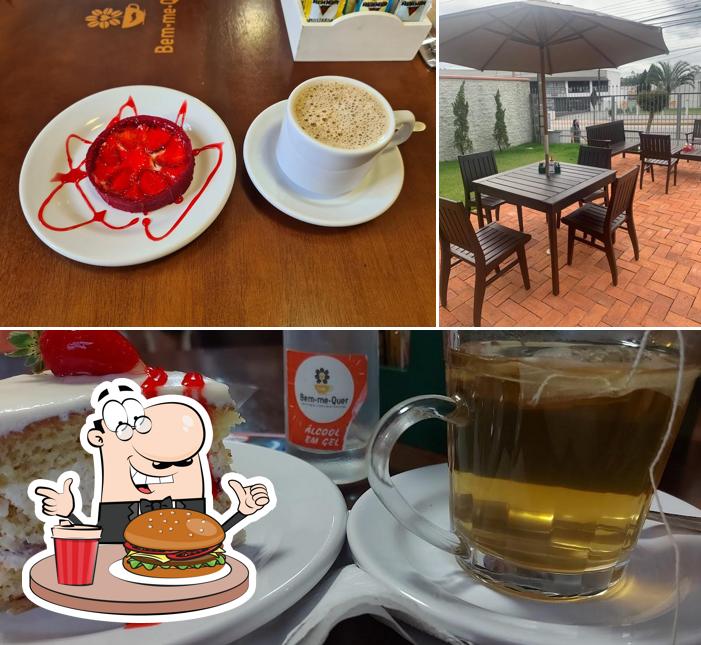 Peça um hambúrguer no Rozwot Restaurante