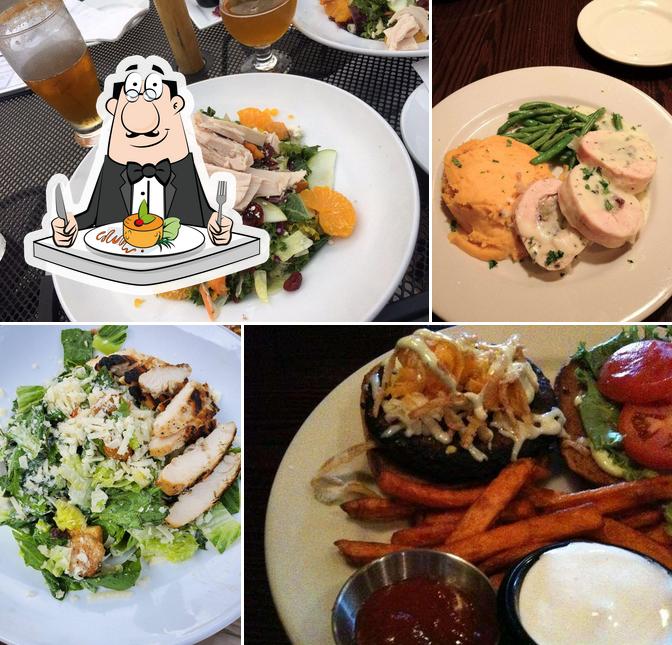 WoodnTap Rocky Hill, 12 Town Line Rd in Rocky Hill Restaurant