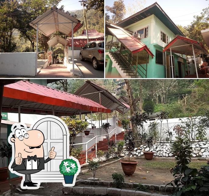 Take a look at the outside area of Black Cat Dosa Point