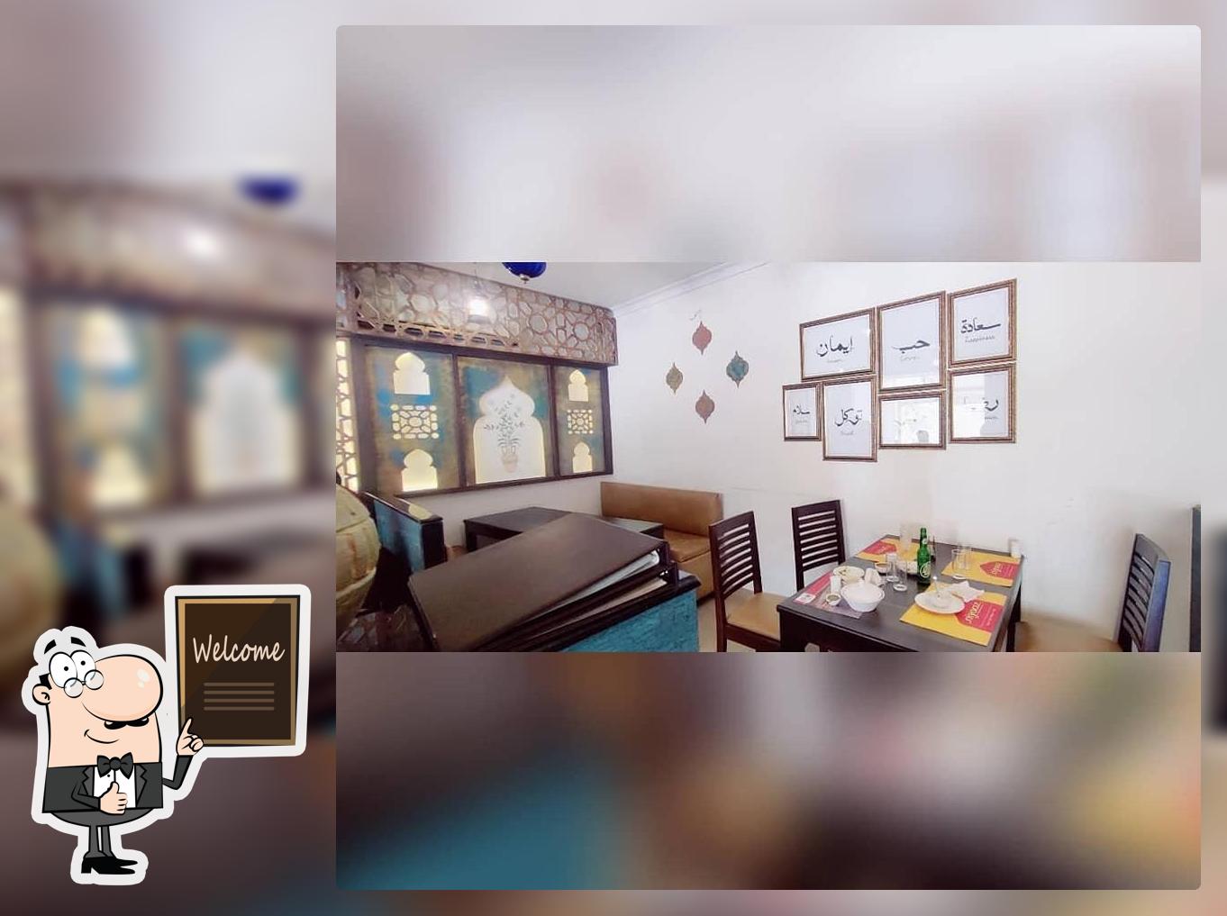 The advertisement displays information about Niyaaz