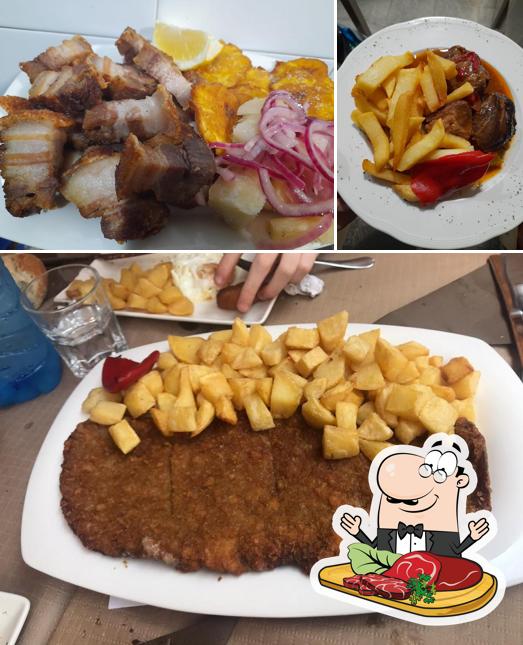 "Fénix Cafetería Bar. Comer Comida Casera" предоставляет мясные блюда