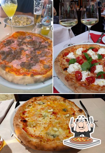 Order pizza at Ristorante - Pizzeria da Roberto