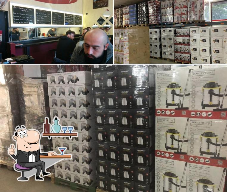Dai un'occhiata agli interni di Officina dell'Hamburger