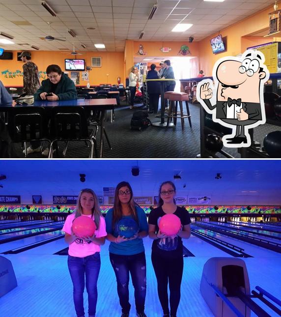 Ten Pin Alley & Big Mike's Restaurant in Tecumseh Restaurant menu and