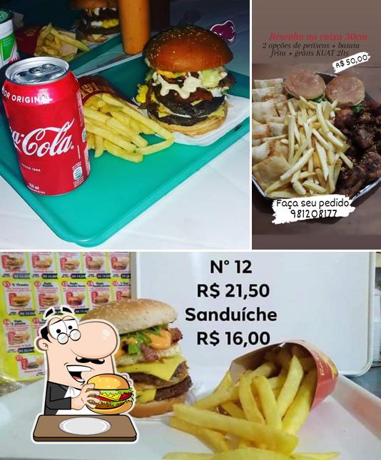 Experimente um hambúrguer no D'sempre Lanches