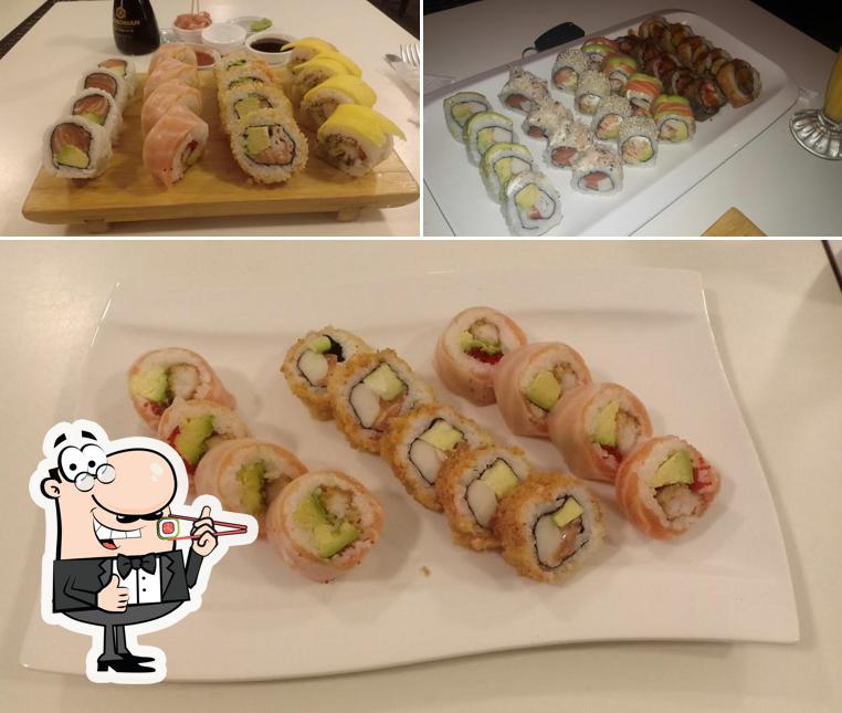 Les sushi sont offerts par Sushi house Hay Riad