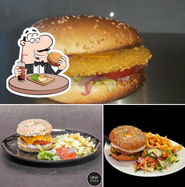 Prueba una hamburguesa en Your Pizza & Tacos