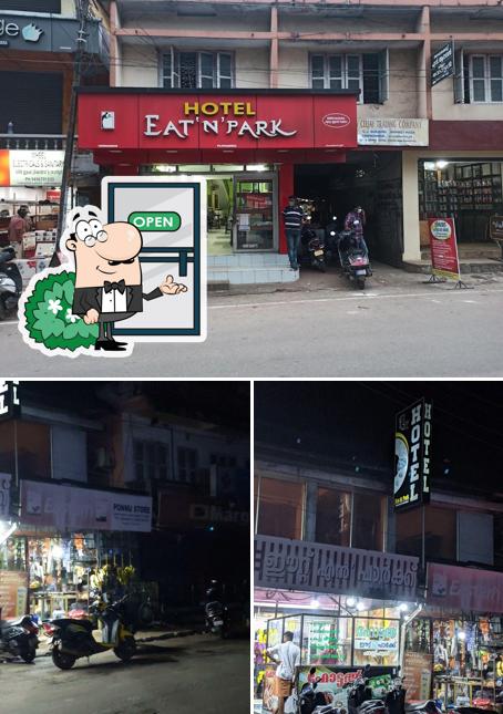 The exterior of Eat and Park