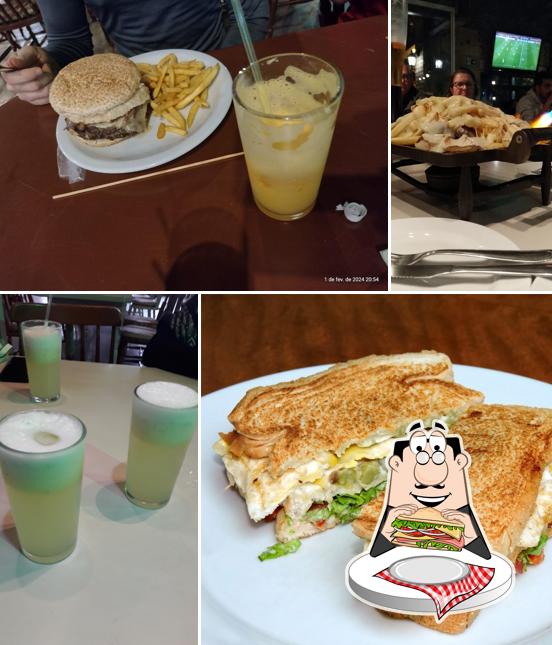 Clube sanduíches em Gnomo Lanches Hamburgueria & Pizzaria
