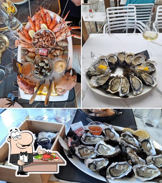 Order seafood at L'Ostra - Café - Restaurant & Bar à Huitres
