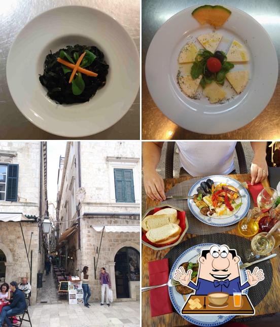 Platti al Aquarius Tavern