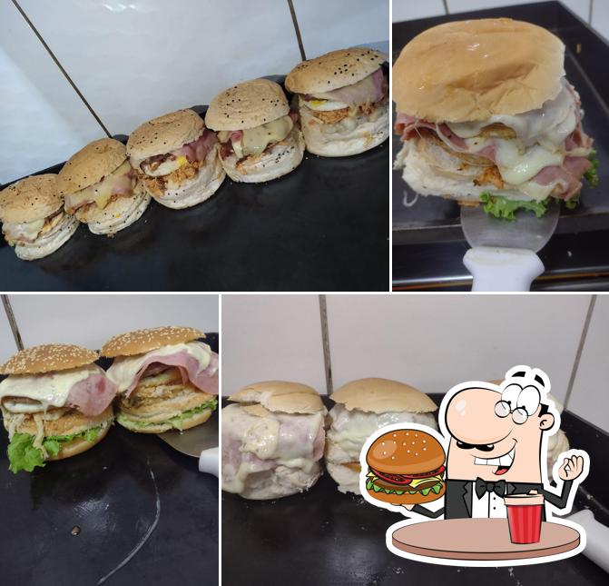 Experimente um hambúrguer no Pizzaria Buganville