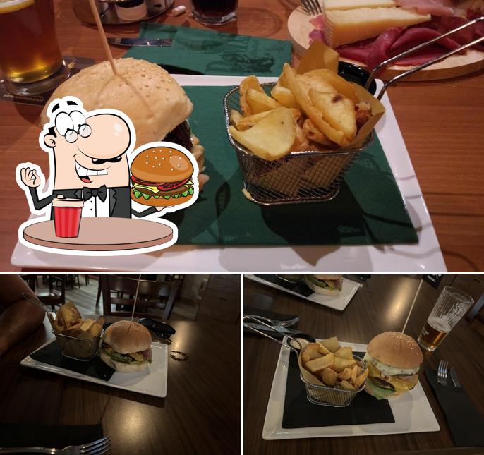 Prova un hamburger a DOMAS steakhouse
