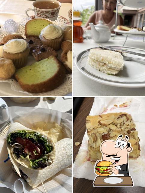 The Hidden Oak Café in Great River Restaurant menu and reviews