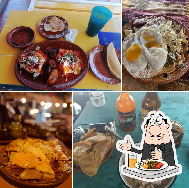 Meals at El Chilaquiles / Cevicheria