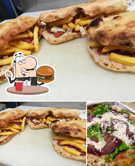 Prova un hamburger a Pizzeria Asporto Al Pizzificio Perugia