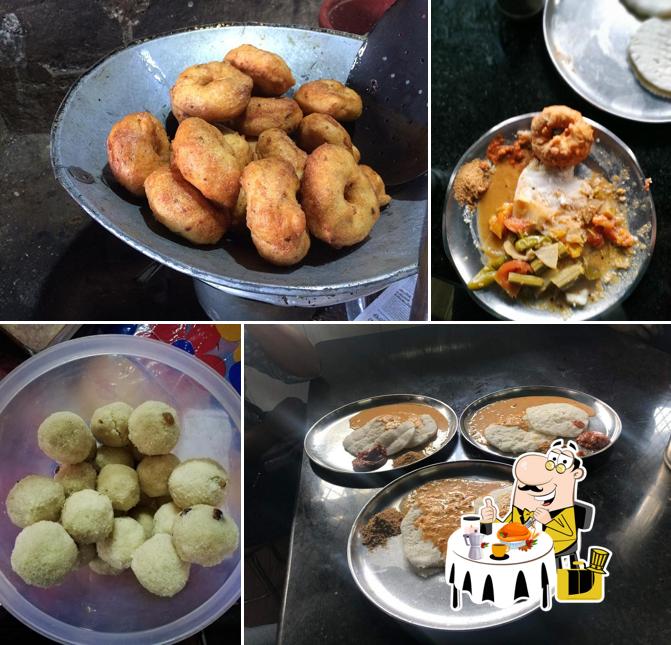 Meals at Ramasseri Idli Hotel