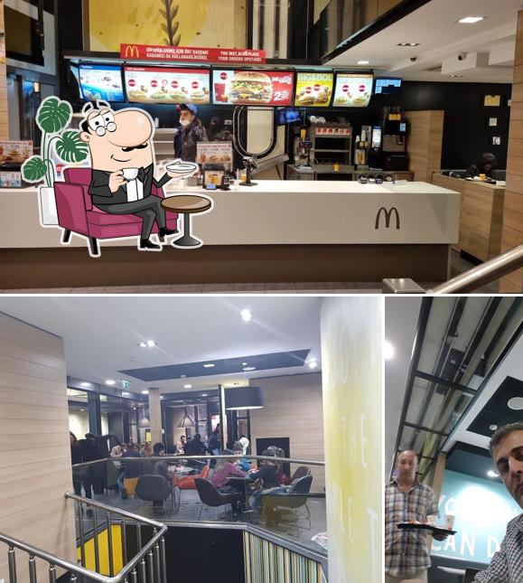 El interior de McDonald's Beyoğlu