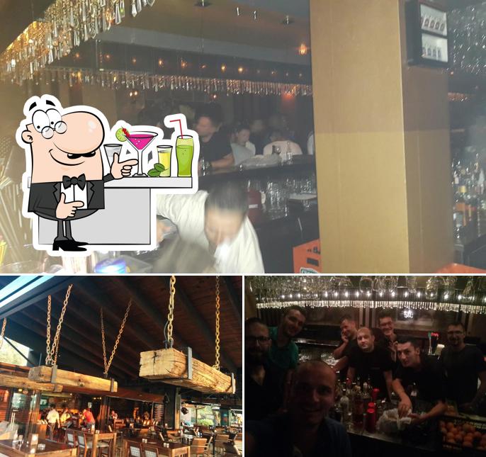Parmi les différentes choses de la comptoir de bar et la intérieur, une personne peut trouver sur Cuba Libre Night Club