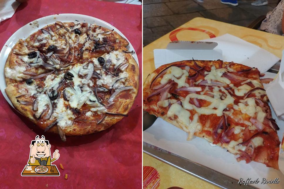 A Pizzeria La Napoli, puoi prenderti una bella pizza