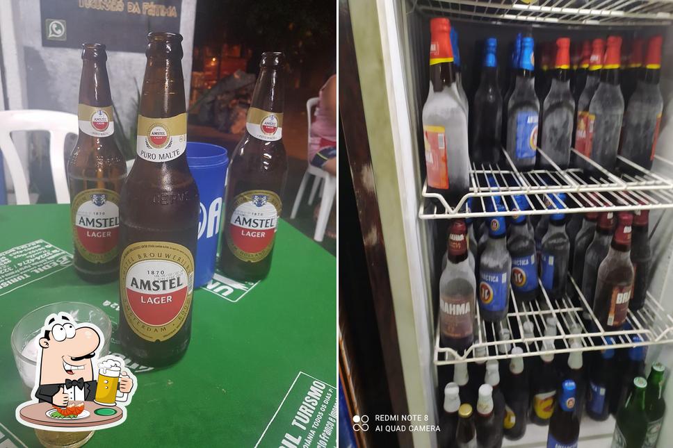 Desfute uma tulipa de cerveja leve ou escura