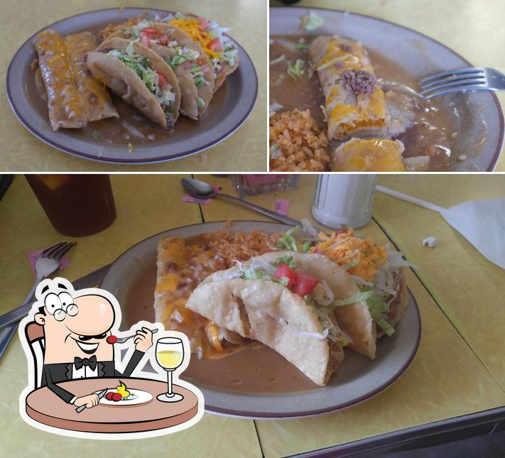 Lala's Cafe, 649 Main Street in Oilton Restaurant reviews
