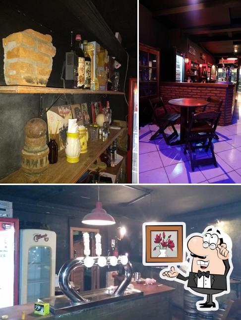 O interior do Bro Cave Pub