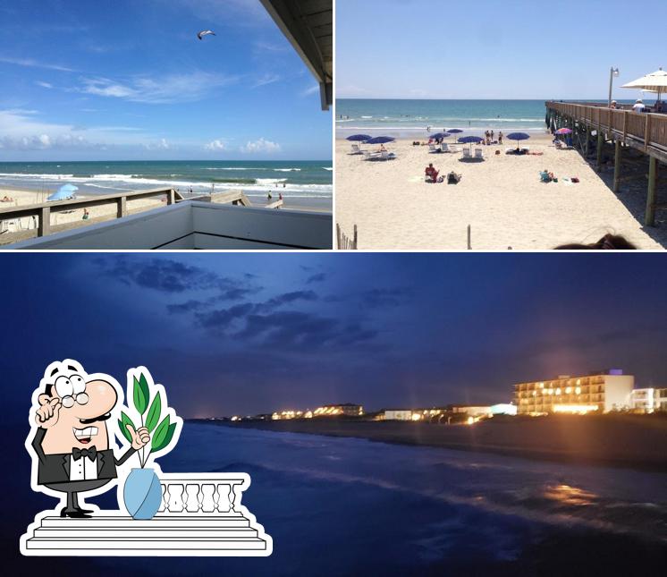Molly's Beachside Bar & Grill, 2717 W Fort Macon Rd in Atlantic Beach