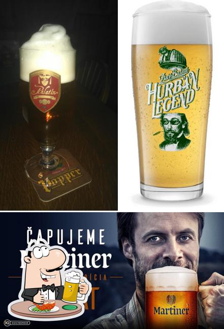 Vous pouvez prendre une pinte de bière blonde ou brune