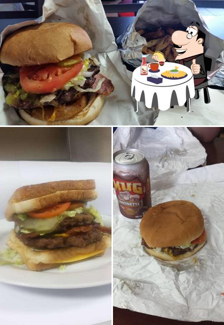 Prueba una hamburguesa en Lakeview Burger & Diner
