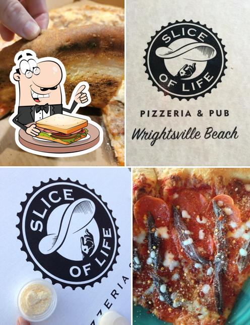 Degusta un sándwich en Slice of Life Pizzeria & Pub Beach