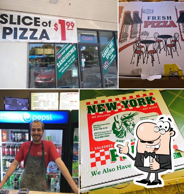 Mire esta foto de New York Pizza