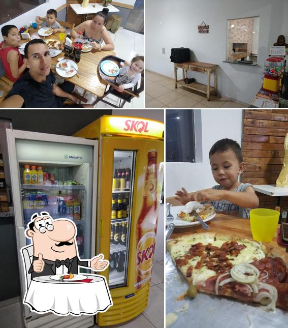See this picture of Pizzaria Maximos