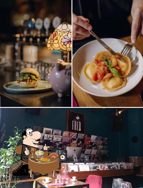 La cibo e interni del ristorante