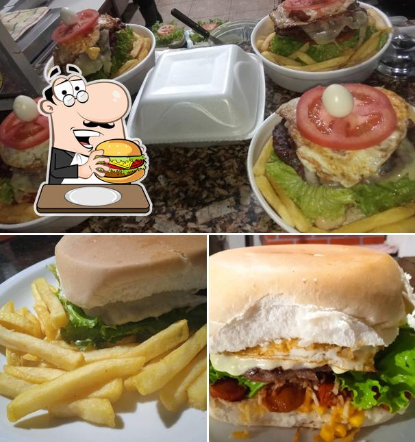 Peça um hambúrguer no Xis - Mania Lanches