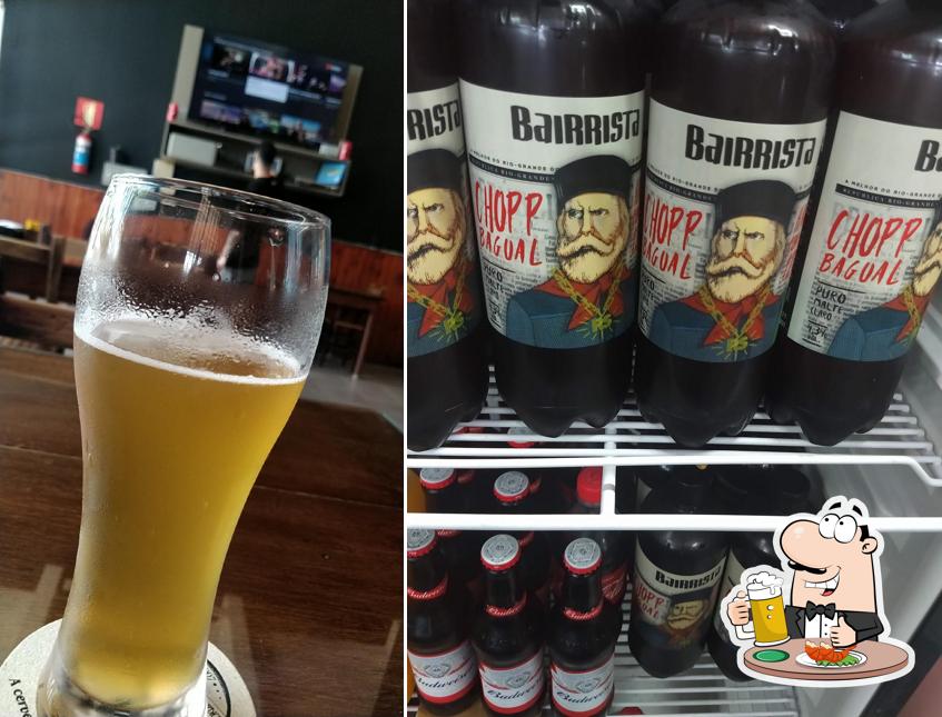 Você pode tomar uma tulipa de cerveja leve ou escura