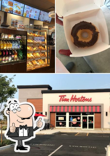 Regarder cette image de Tim Hortons