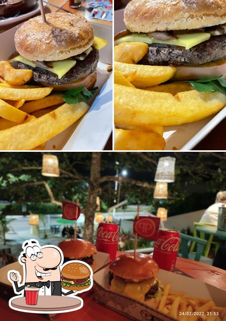 Experimente um hambúrguer no Praça Rippa